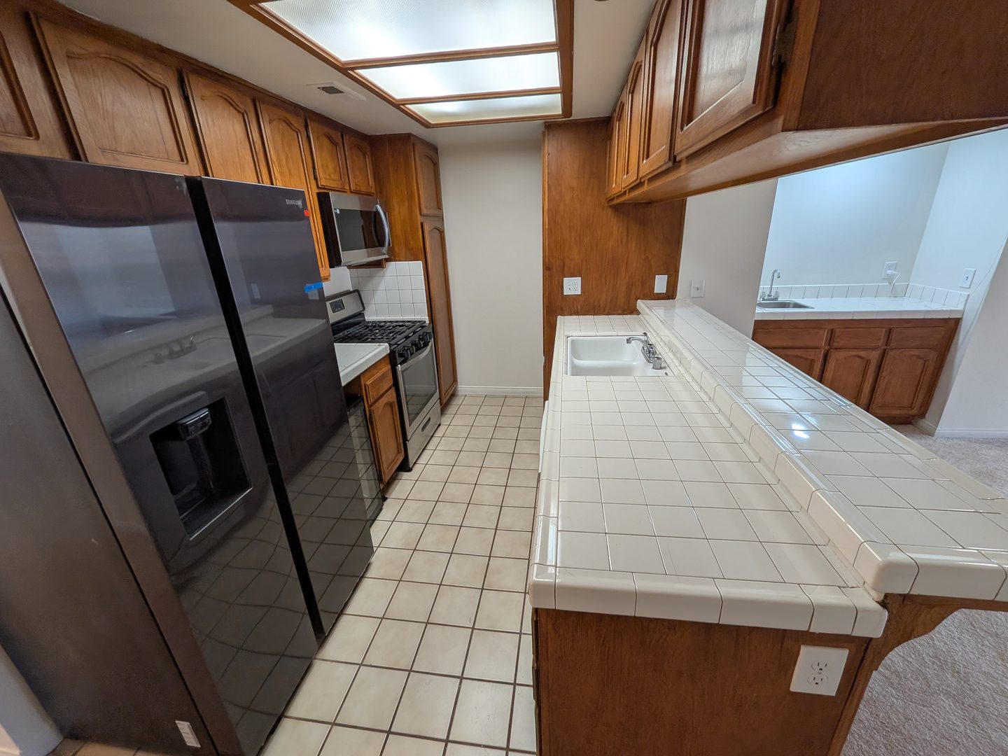 Kitchen, empty and unstaged